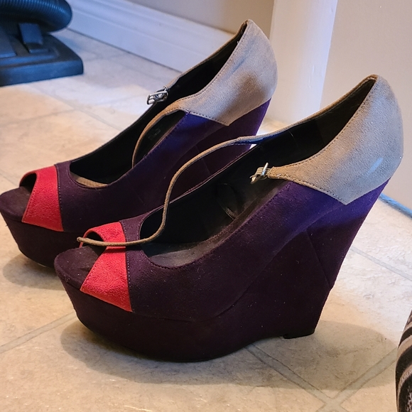 Purple Wedges and heels - Picture 2 of 2